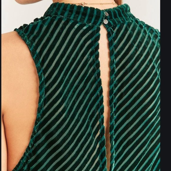 UO silence + noise chloe velvet burnout top green - Picture 2 of 8